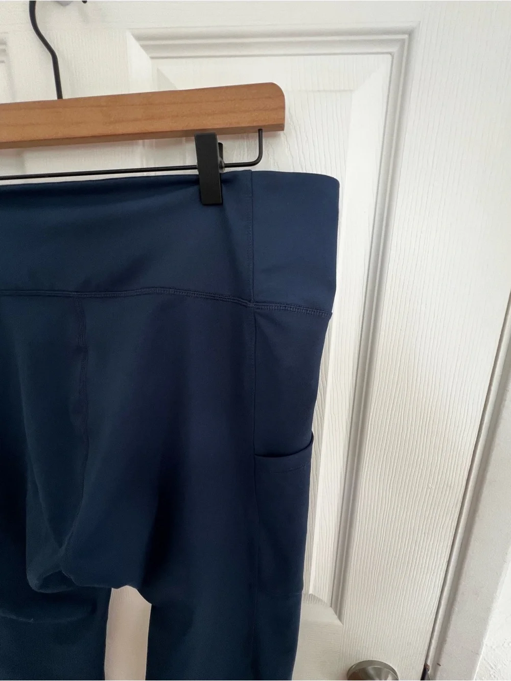 Eddie Bauer Deep Navy High-Waist Pocket Leggings